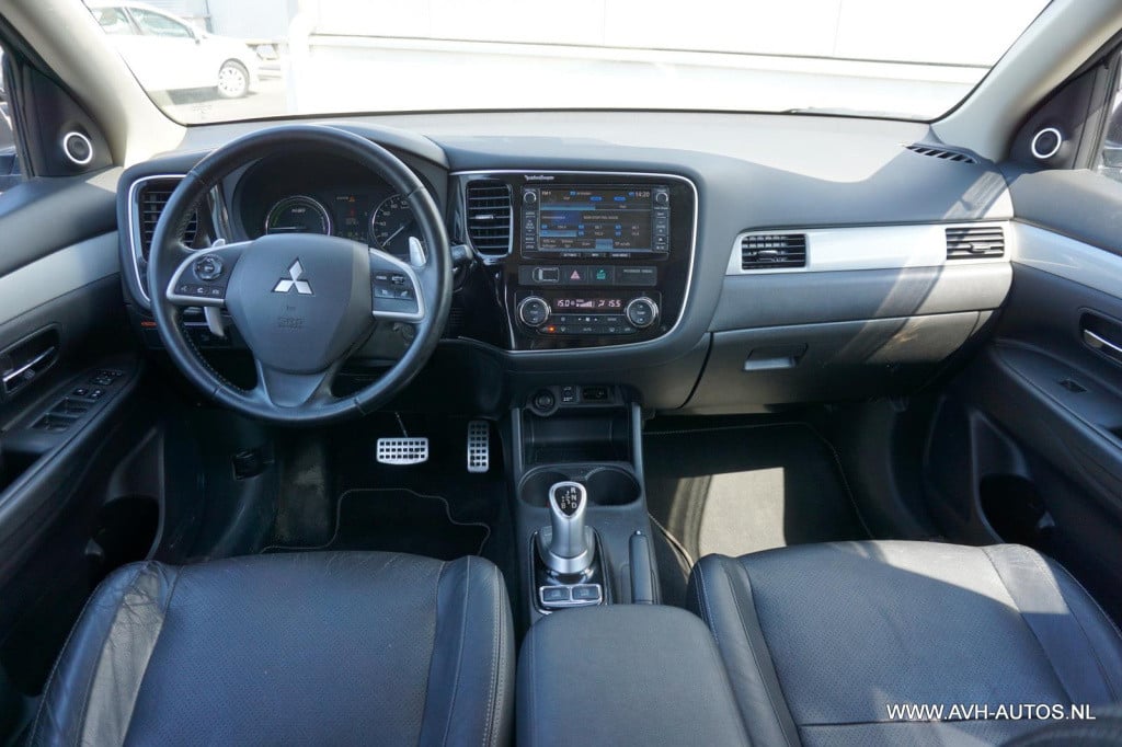 Mitsubishi Outlander 2.0 phev instyle