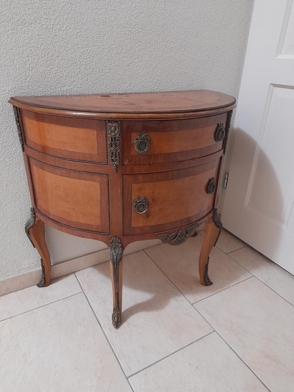 Mooie antieke sidetable (in goede staat) 77 x 38 x 72H