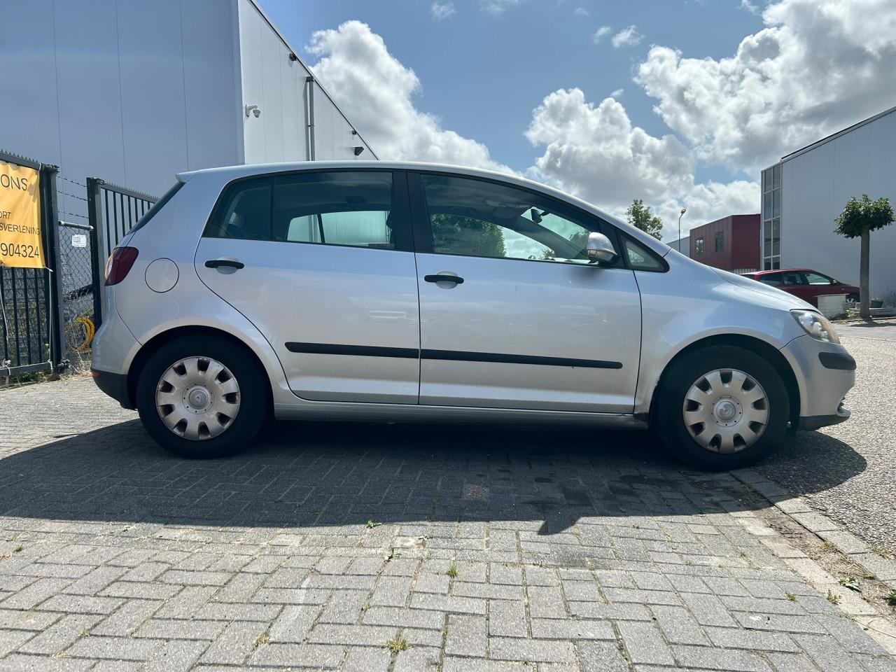 Volkswagen Golf Plus 1.6 FSI Comfortline Business AC/APK 03-2027/LEES TEKST