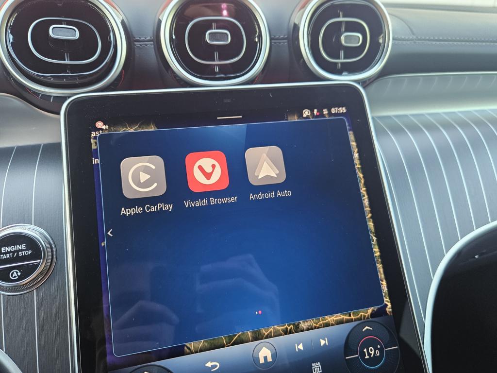 Mercedes-Benz Glc 200 4matic amg line | acc | camera | carplay
