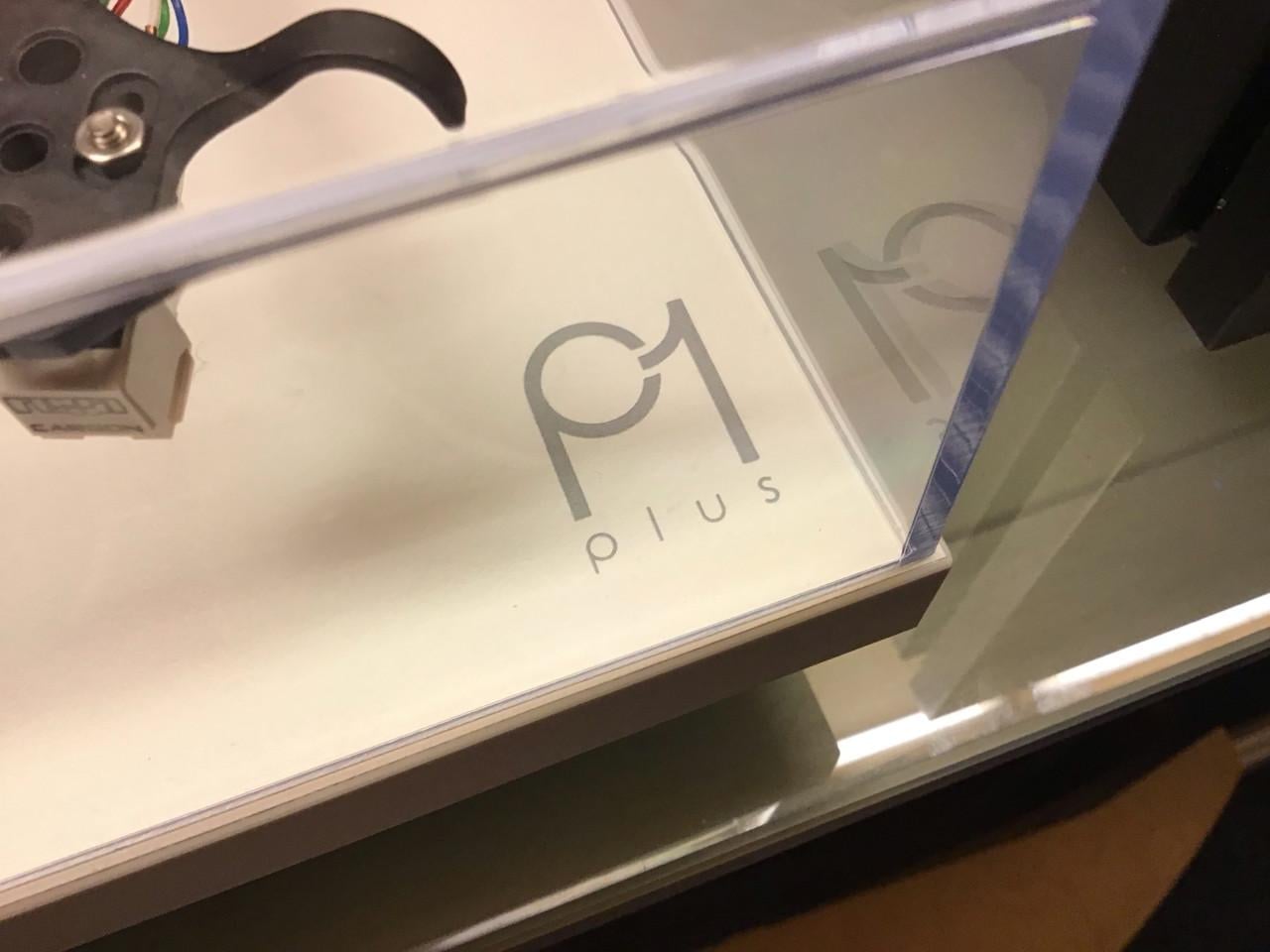 Rega Planar 1 + platenspeler met geïntegreerde voorversterker