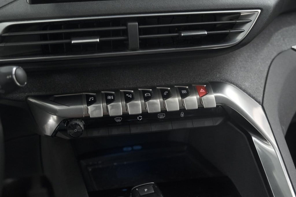 Peugeot 3008 puretech 130 eat6 allure | camera | navigatie | apple carplay 