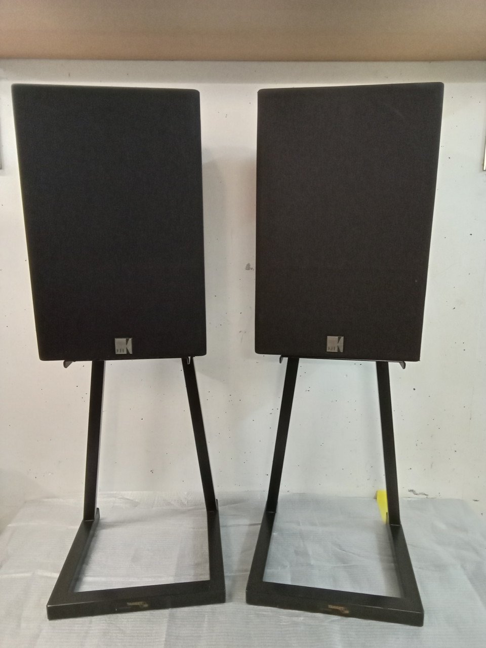 Kef c35 +target stands