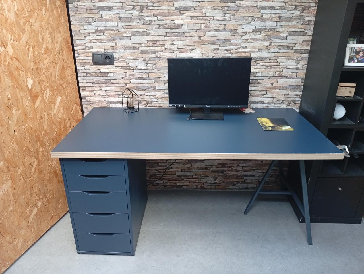 Bureau 150