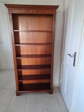 Boekenkast 184H x 32 x 91,5 ( in goede nette staat )