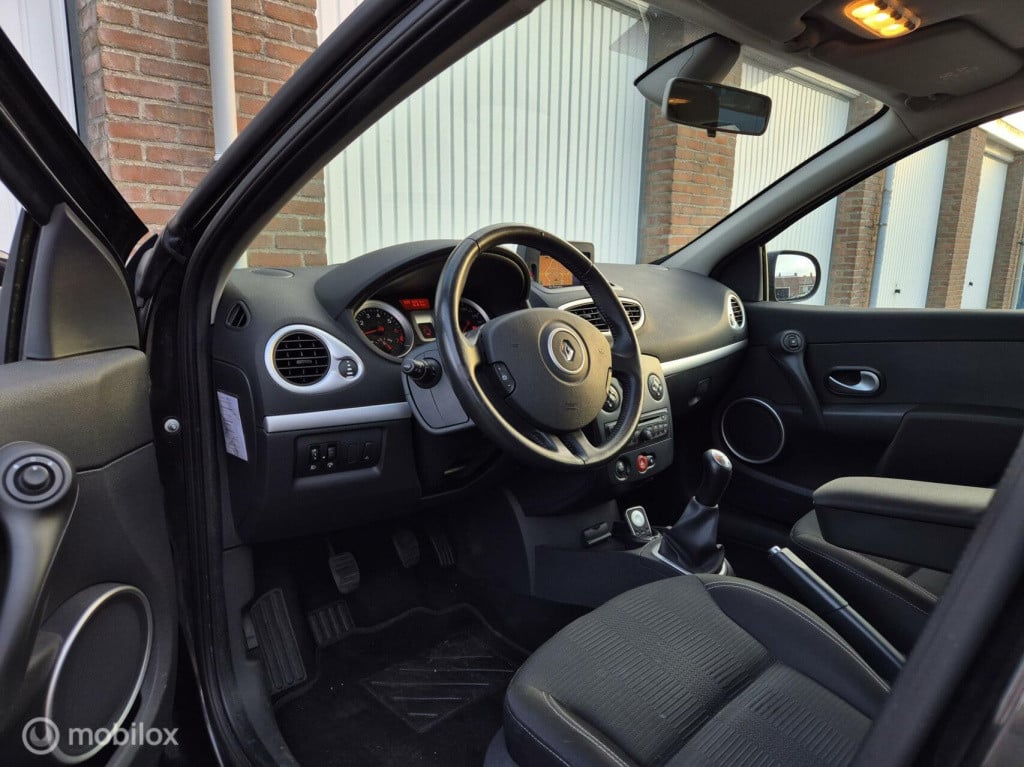 Renault Clio 1.2 tce dynamique / origineel nl / dealeronderhouden / airco /