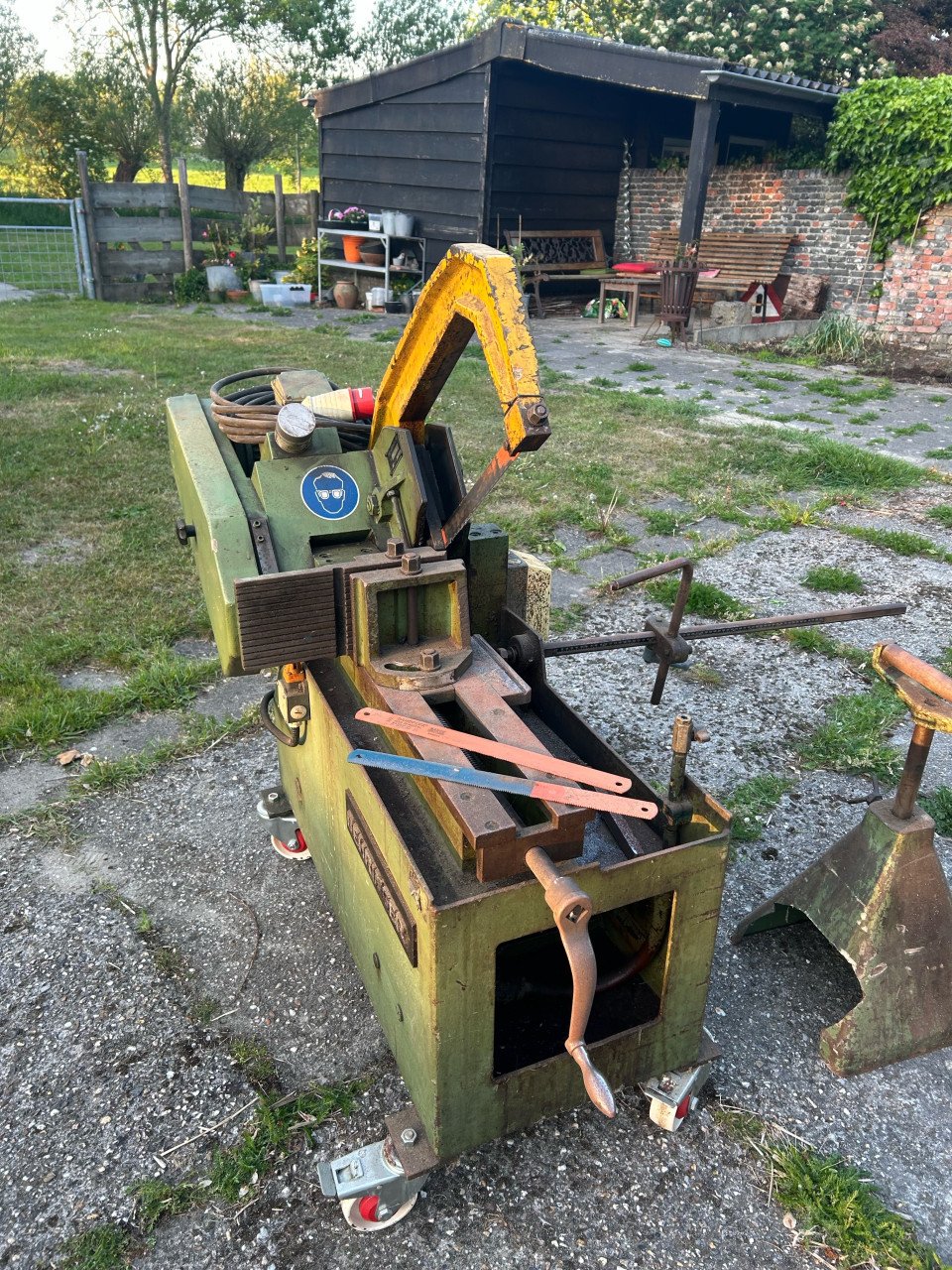 Behringer -,Type: KS 120 HE - Bouwjaar: 1985 - Machine nummer: 0142
