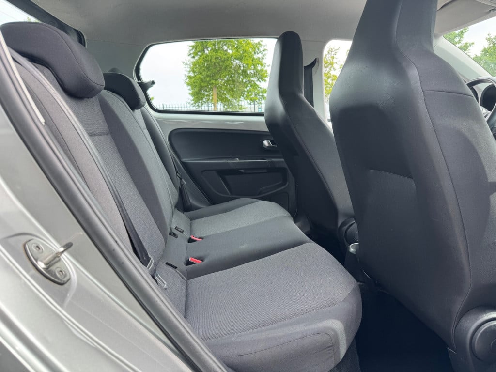 Volkswagen UP! 1.0 move up! bluemotion * airco * pdc * 5 deurs