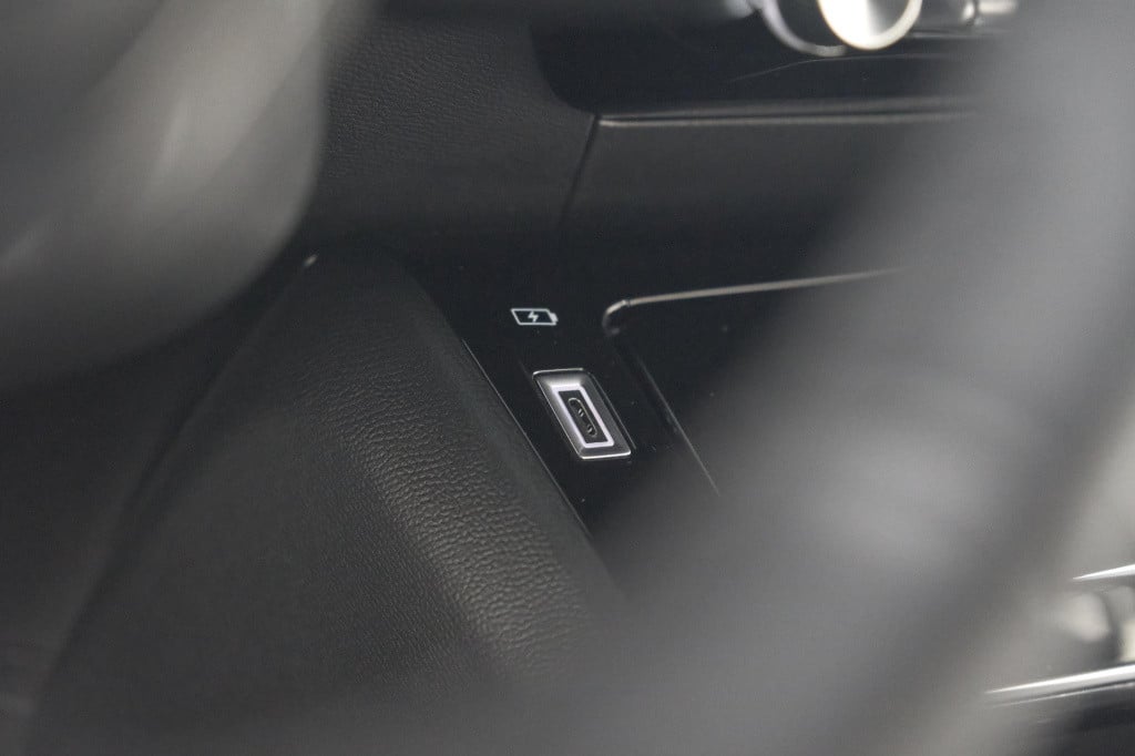Peugeot 2008 1.2 hybrid 136 allure | 360 camera | dodehoekdetectie | naviga