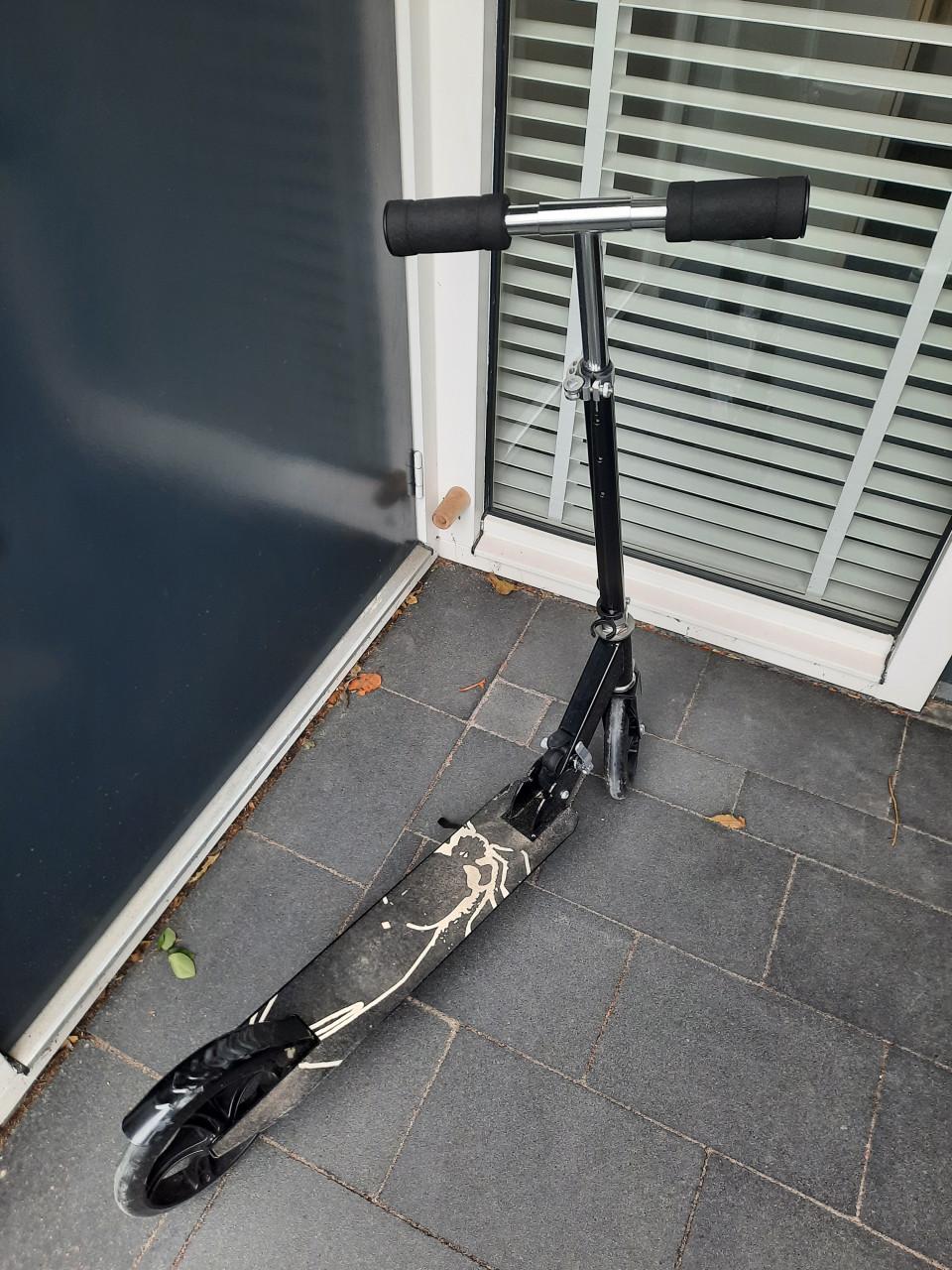 Opvouwbare scooter - 200 mm wielen - zwart