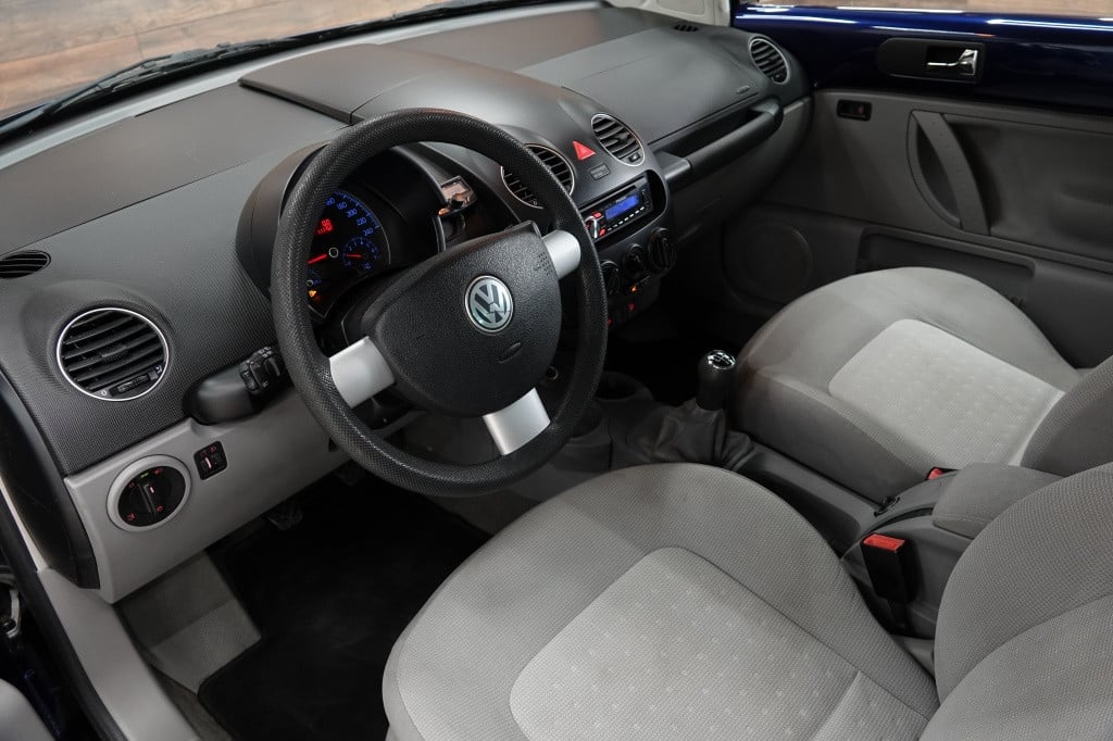 Volkswagen New Beetle 1.6 trendline | cruise | airco |