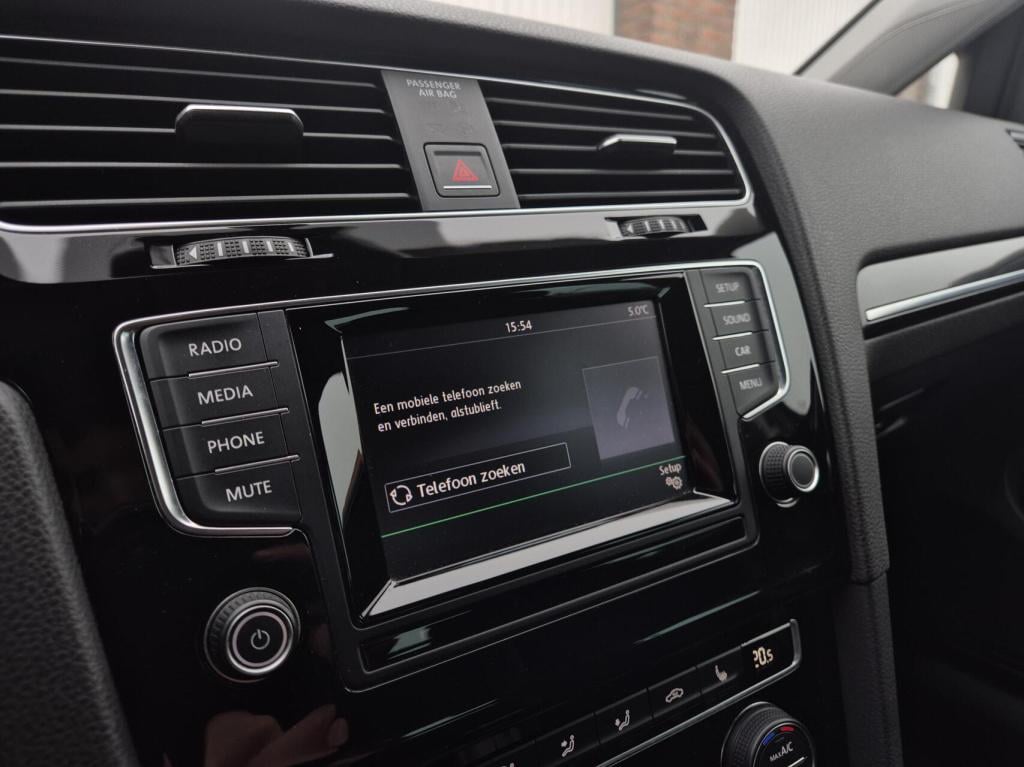 Volkswagen Golf 1.4 tsi highline / 5-deurs / massagestoel / cruisecontrol /