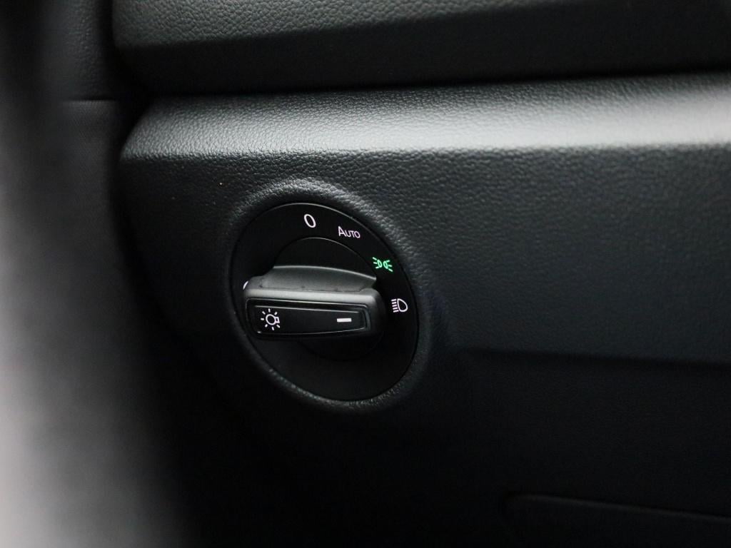Volkswagen T-roc 1.0 tsi life | trekhaak | parkeer sensoren | virtual cockp