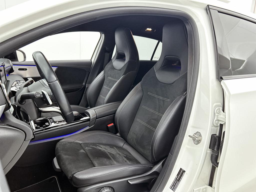 Mercedes-Benz A-Klasse 250 e plug in hybride | amg line | stoelverwarming |