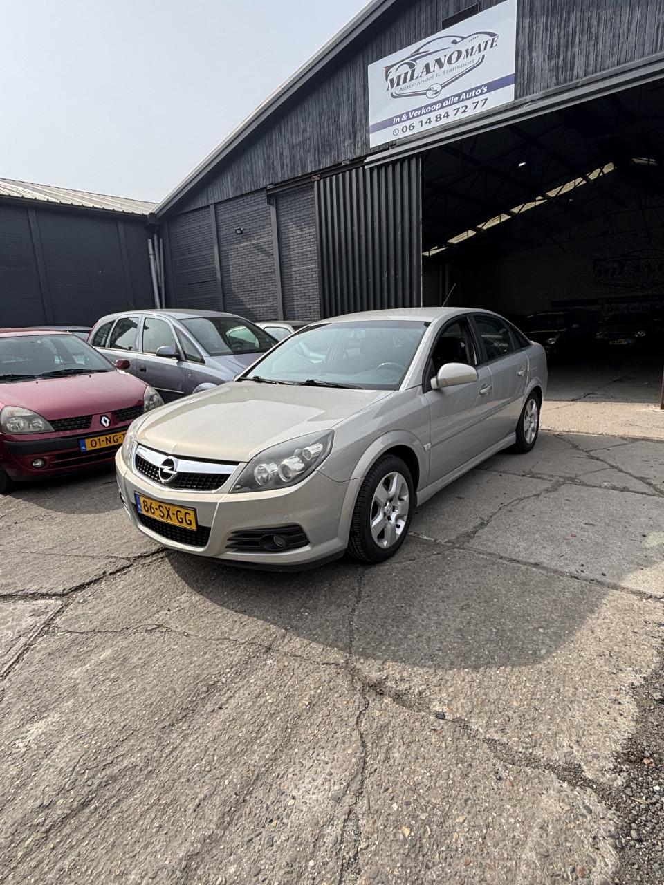 Opel Vectra met een jaar apk