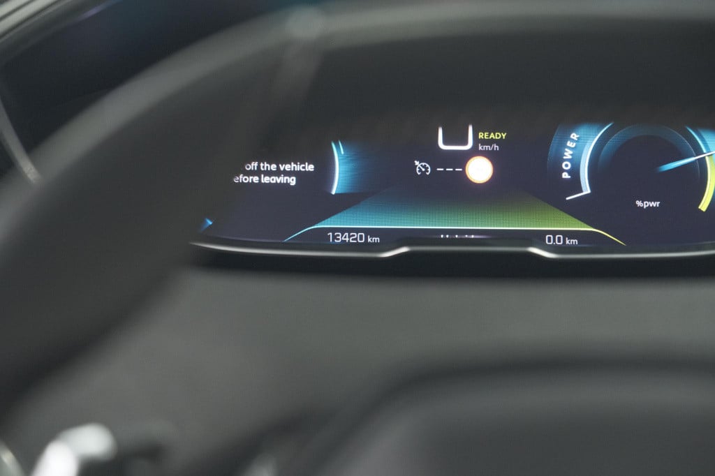 Peugeot 3008 1.6 hybrid 225 allure pack business | camera | navigatie | app