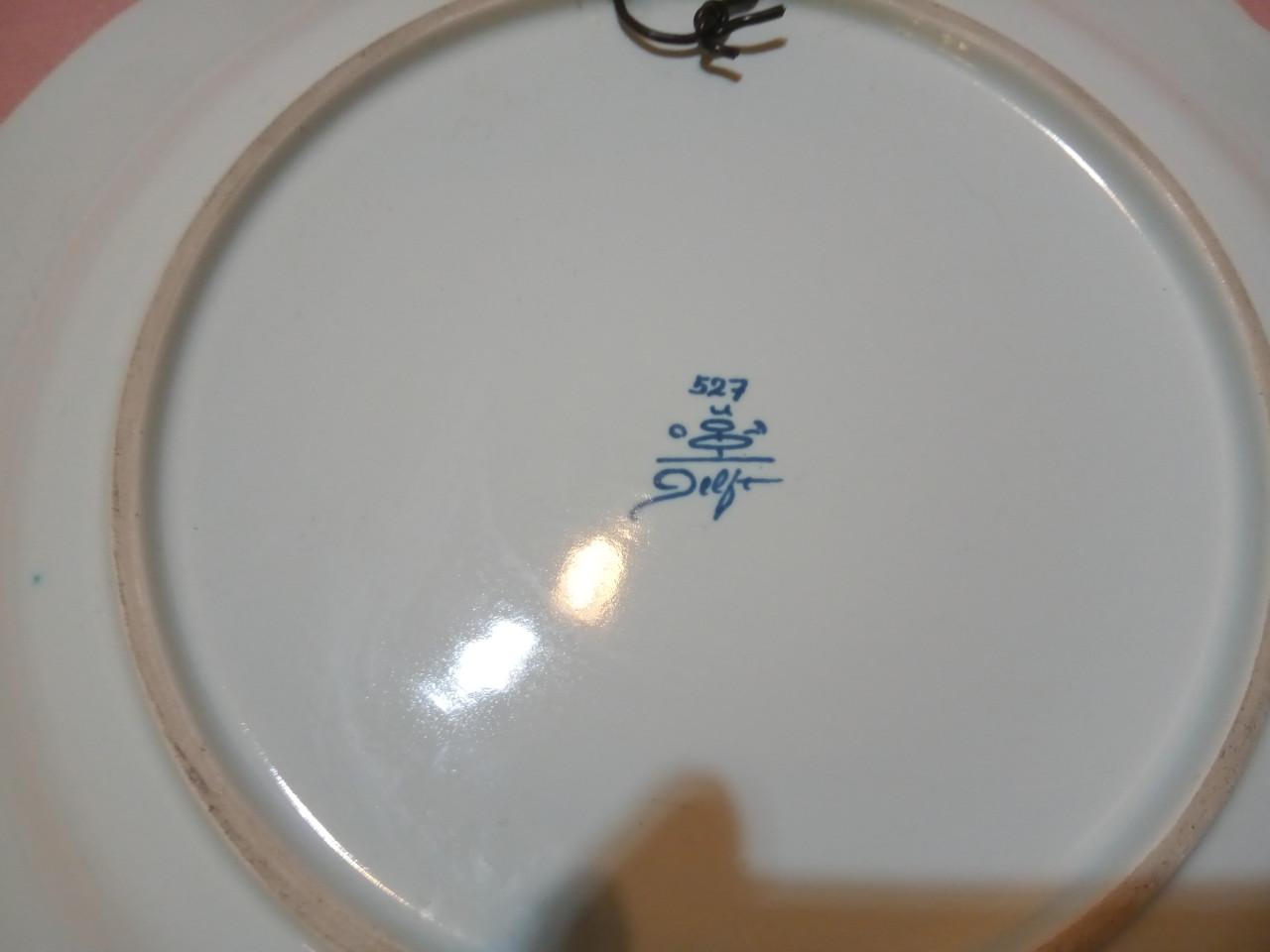 Pracht oud Delfts wandbord. Genummerd