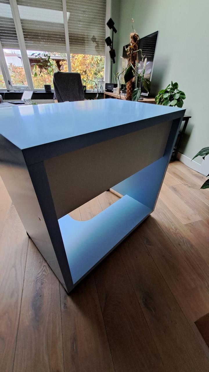 Bureau lichtblauw