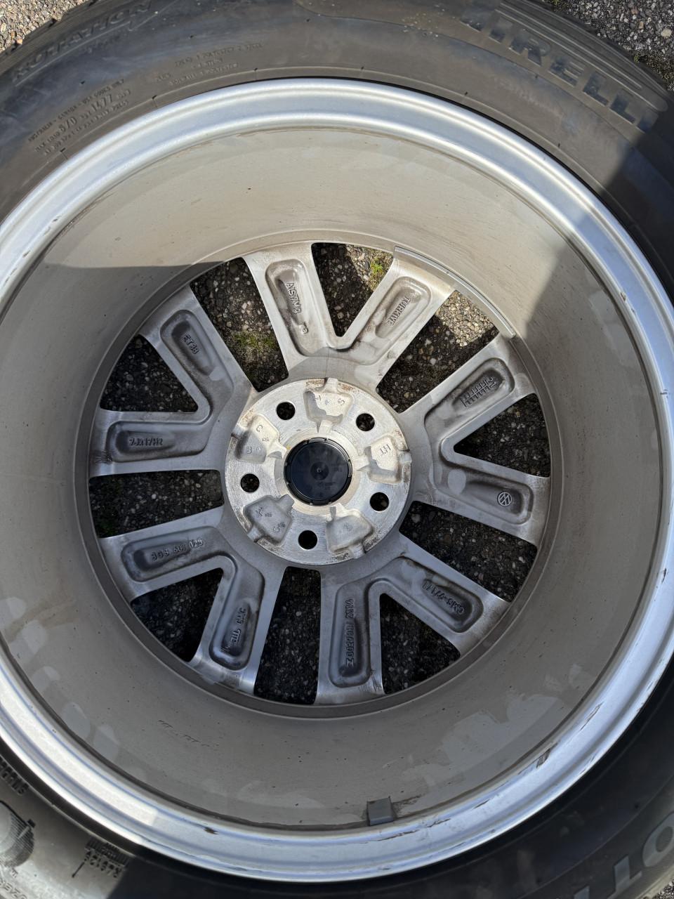 4 x vw passat velgen en winterbanden (215/55 R17H)