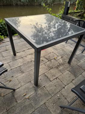 Gratis af te halen tuintafel