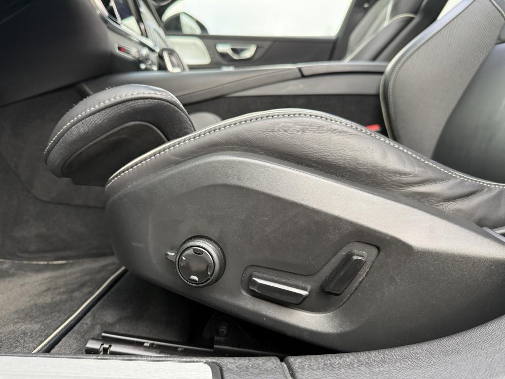 Volvo V60 t6 340pk recharge r-design| b&w sound| panodak| adap.cruise| tre