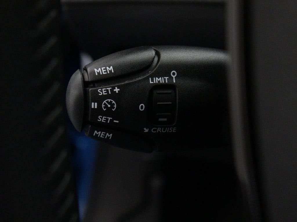 Peugeot 2008 100 pk allure | rijklaar | camera | navigatie pack |
