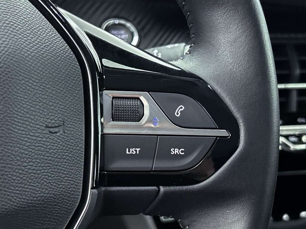 Peugeot 2008 100 pk allure | rijklaar | afneembare trekhaak | navi | camera
