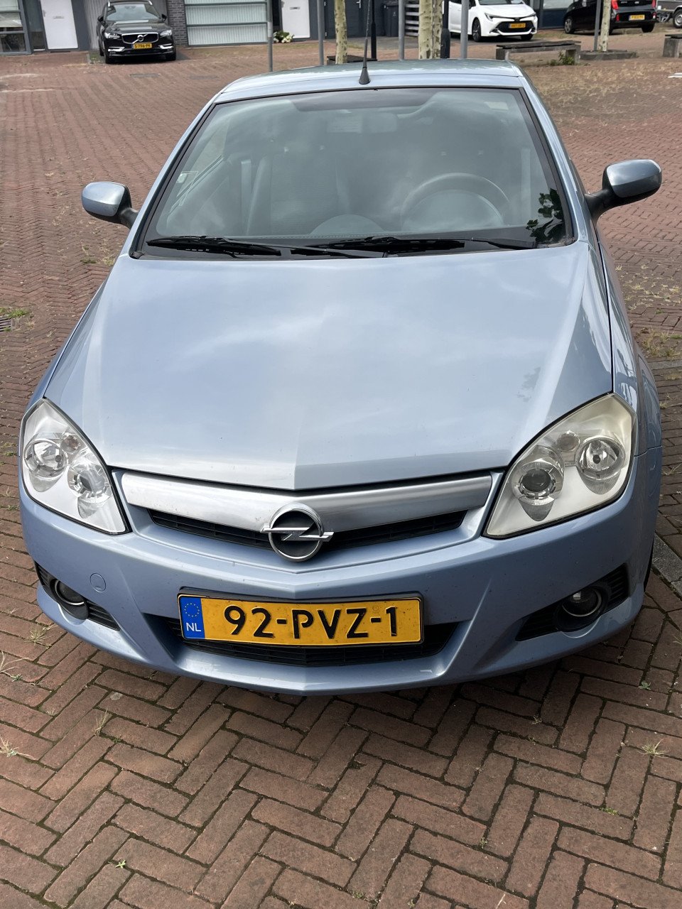 Opel Tigra TwinTop (1.4 16V Sport)