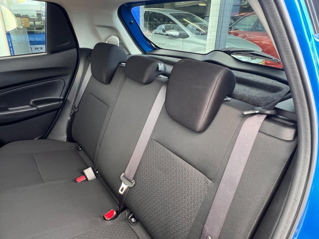 Suzuki Swift 1.0 stijl smart hybrid, camera, carplay enz...