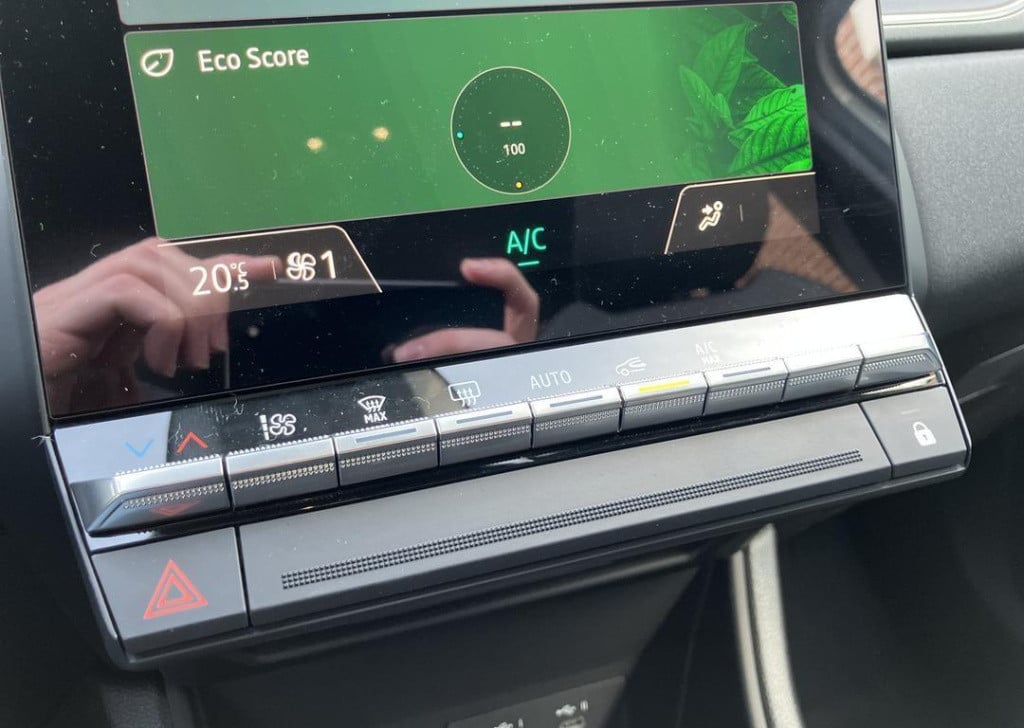 Renault Captur 1.6 e-tech hybrid 145 techno