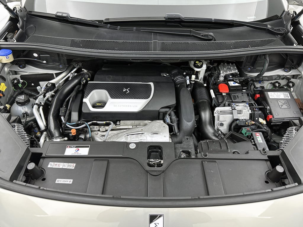Ds Ds 7 crossback e-tense 300pkawd performance line+ | hifi focal | elektr 