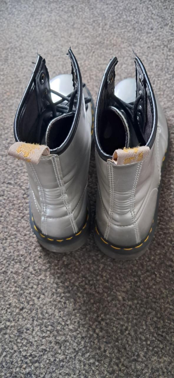 Dr Martens zilver maat 39