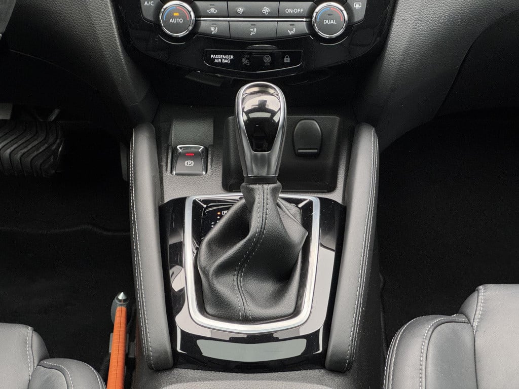 Nissan Qashqai 1.2 tekna + automaat, meest luxe uitvoering!