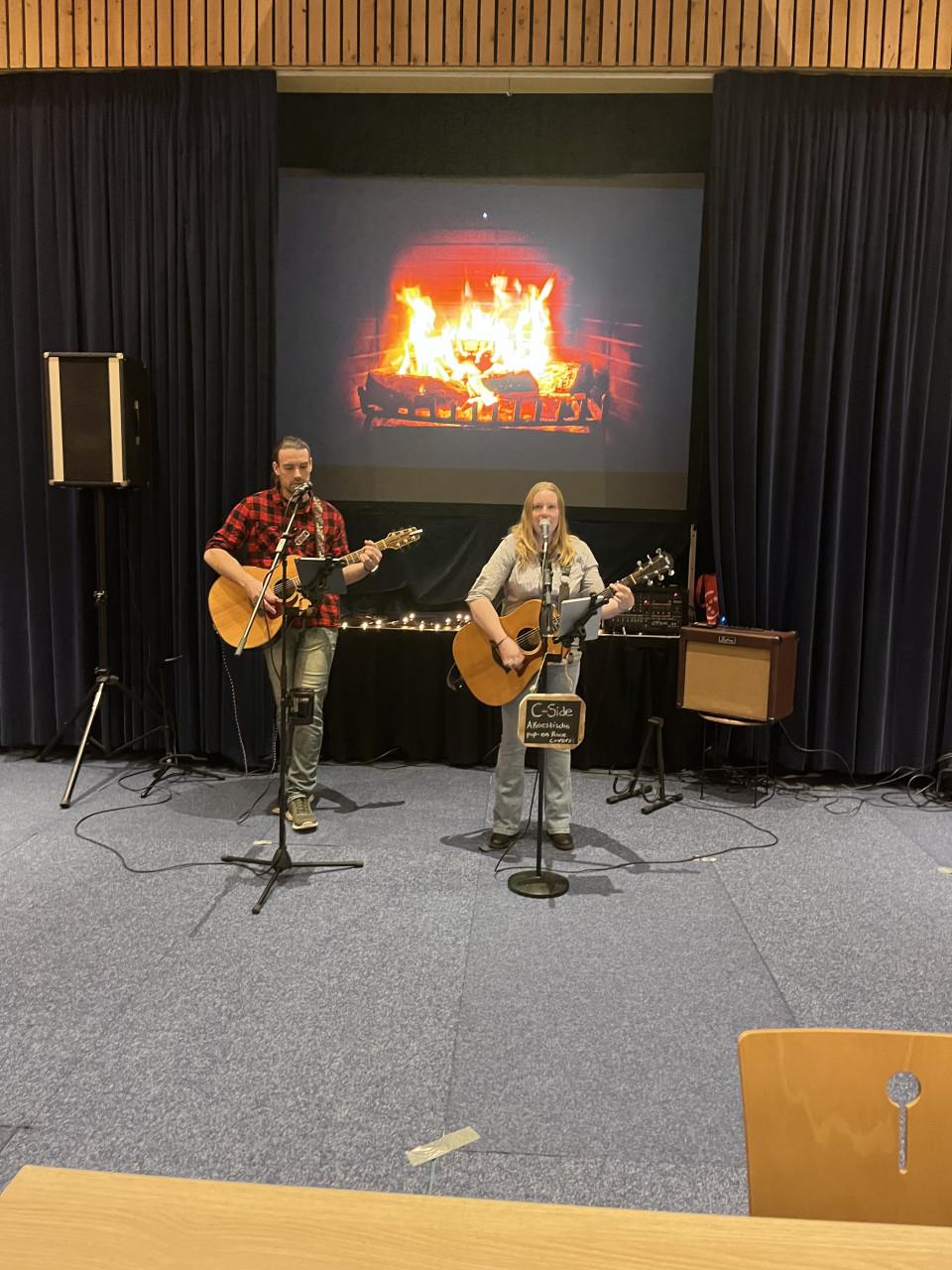 C-Side, akoestische pop- en rock covers