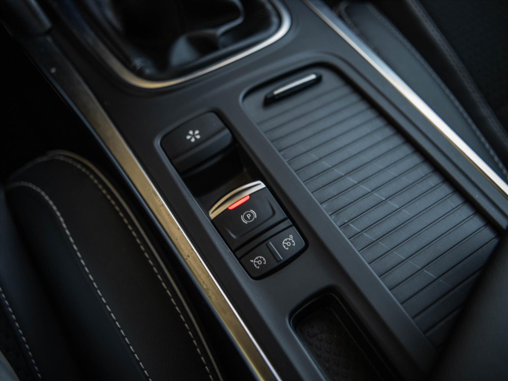 Renault Megane tce 130pk bose | navigatie | camera | park. sensoren | cruis