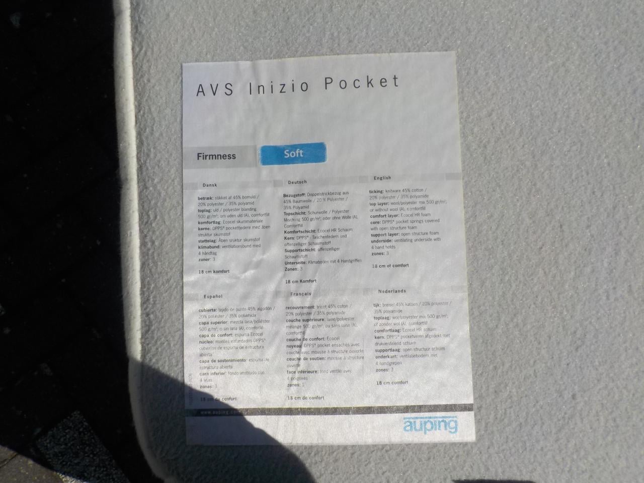 In vrijwel nieuw staat AUPING LEDIKANT + 2 verstelbare spiralen + 2 matrass