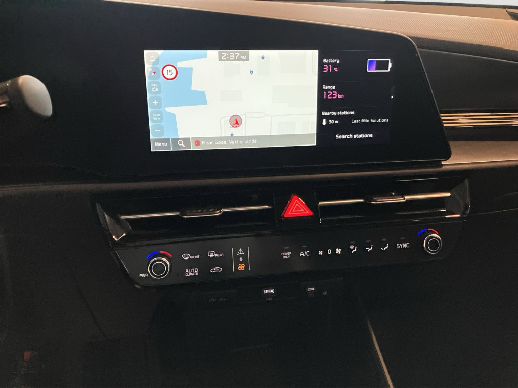 Kia Niro Ev air 64.8 kwh | nieuwe auto | snel rijden! | parkeercamera | nav