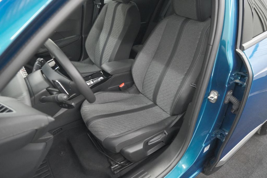 Peugeot 2008 1.2 hybrid 145 allure | apple carplay | climate control | park