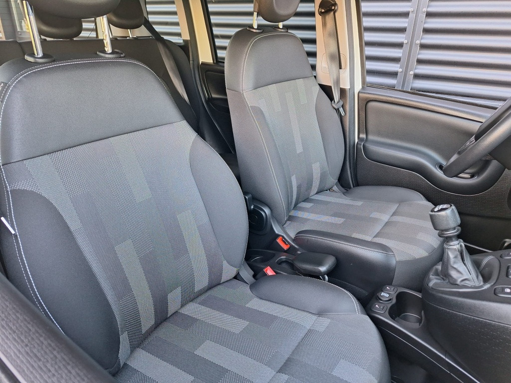 Fiat Panda 1.0 hybrid city cross