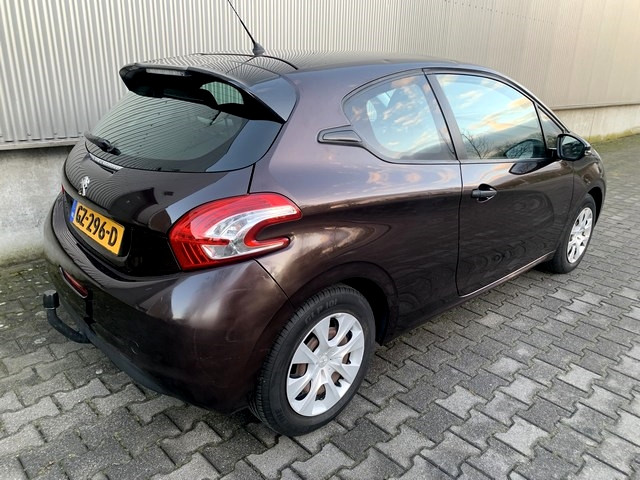 Peugeot 208 1.0 - v e r k o c h t