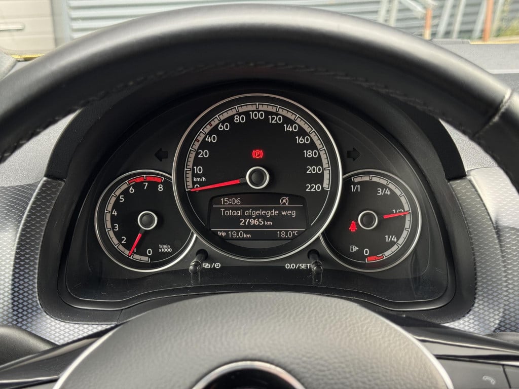 Volkswagen UP! 1.0 united climate control, stoelverwarming!