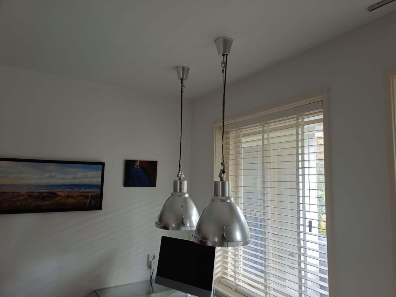 2 industriële hanglampen (EF Frantzen)