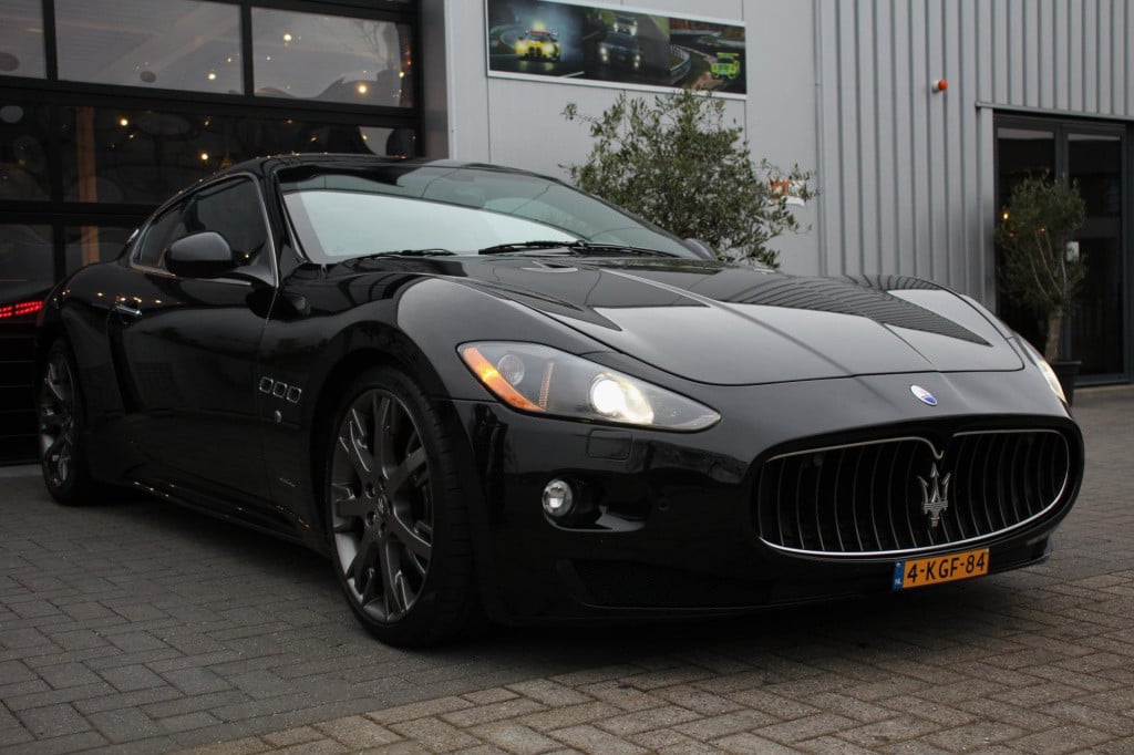Maserati Granturismo 4.7 s mc - youngtimer - alcantara pack - xenon - nero 