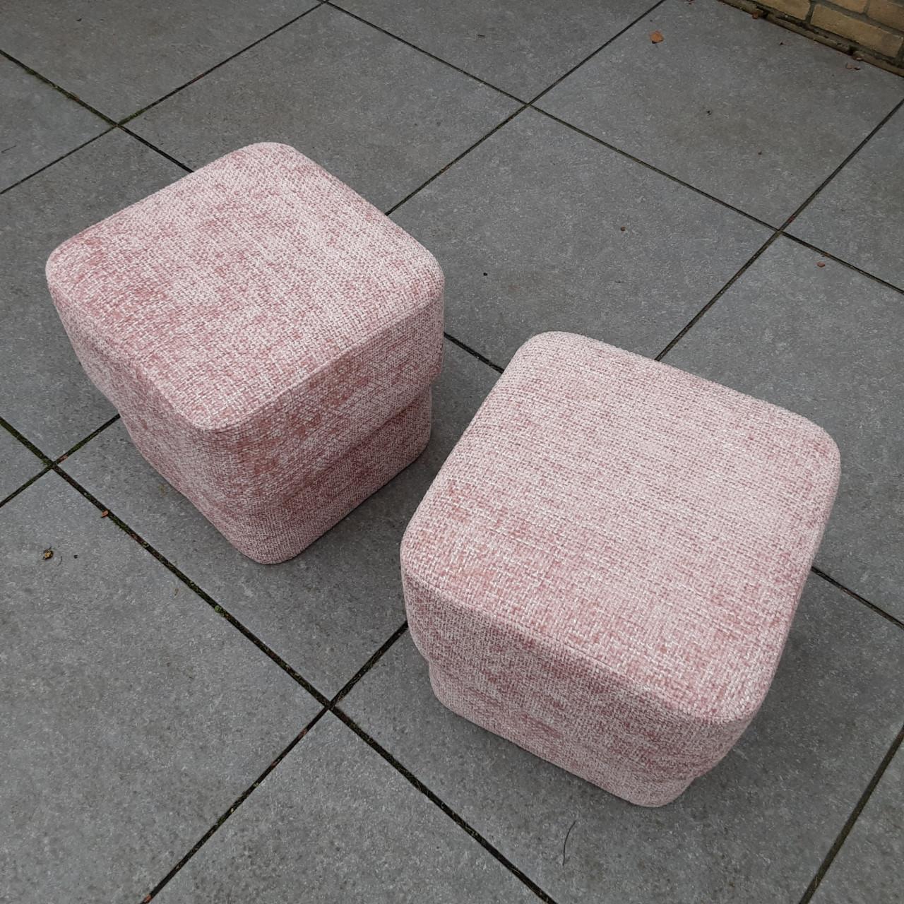 Poefjes € 15 per stuk