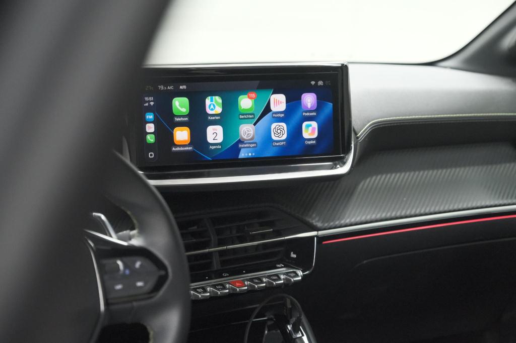 Peugeot 208 1.2 hybrid 145 e-dcs6 gt | alcantara pakket | camera | apple ca