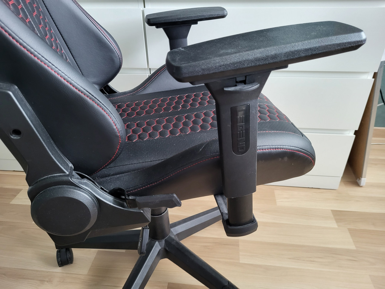 Te koop: Gamingstoel Legend