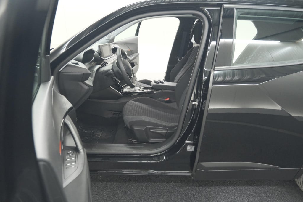 Peugeot E-2008 ev active pack 50 kwh | camera | navigatie | parkeersensoren