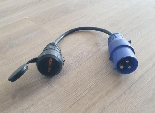 Verloopstekker CEE naar Schuko - Camping/Caravan