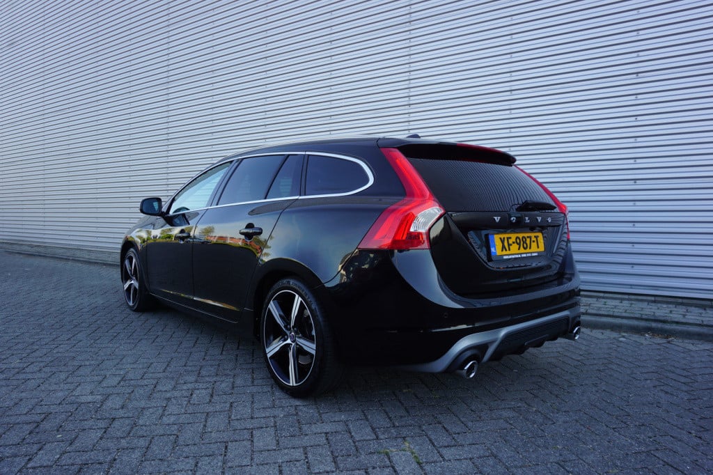 Volvo V60 2.0 d4 business sport - automaat - climate / navi / cruise / lane