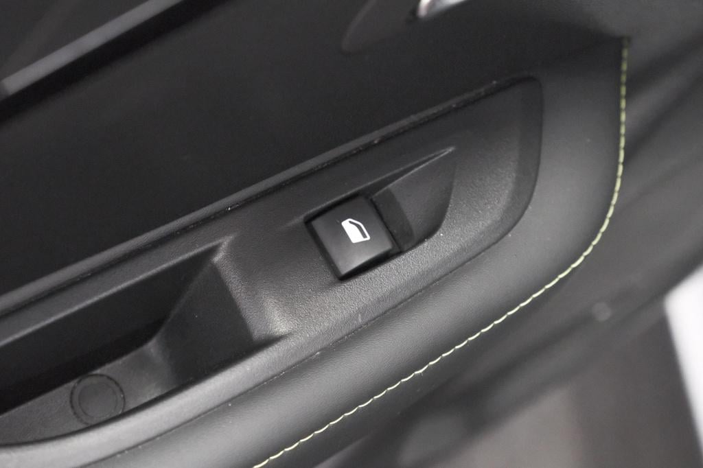 Peugeot 208 ev gt 54 kwh | 95,7% soh | 11 kw lader | 360 camera | alcantara